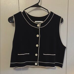 OAK + FORT Black Crop Top with White Piping